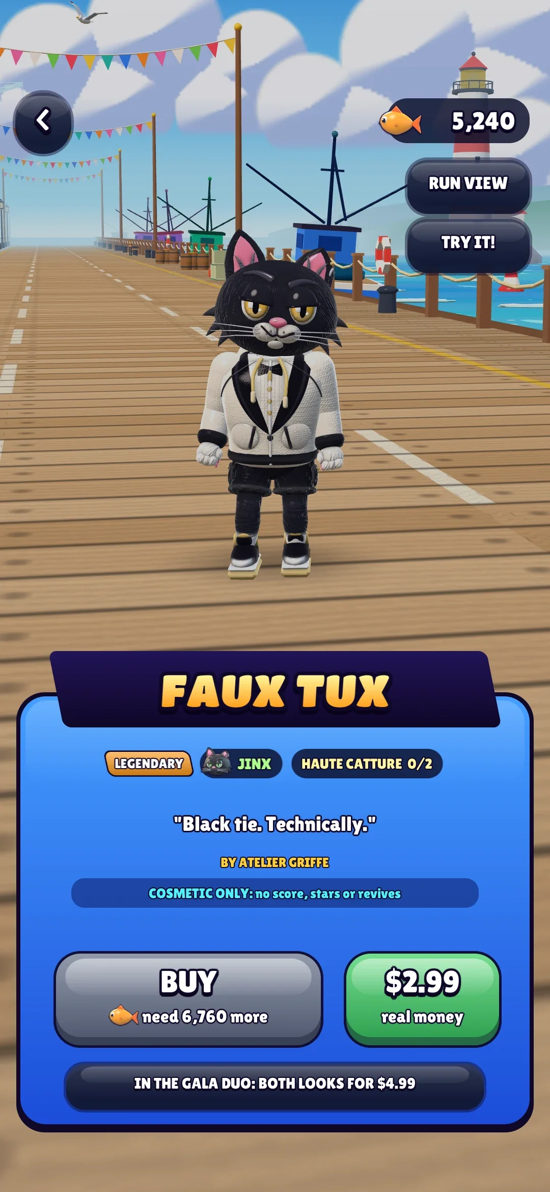 Jinx probándose Faux Tux, un esmoquin blanco, con su precio en pescado y en dólares